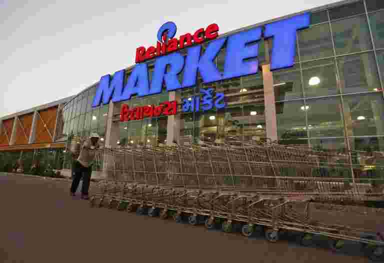 Reliance零售：收入在線下降在線;通過鎖定擊中