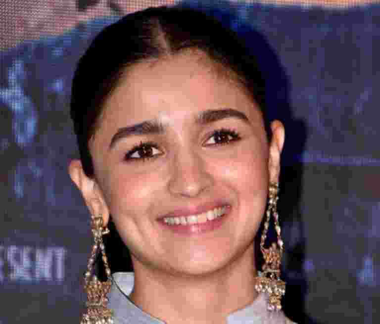 Alia Bhatt投資了Omnichannel Lifestyle零售商Nykaa