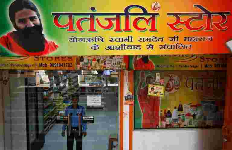 首先，Baba Ramdev的Patanjali Ayurved提供了成長攤位的折扣