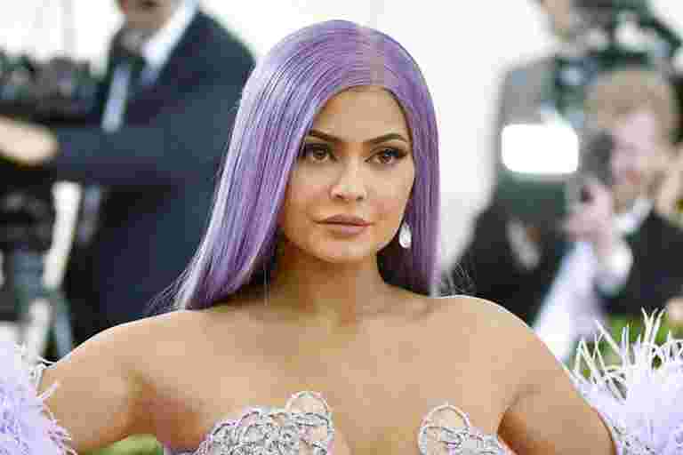Coty在現實明星Kylie Jenner的美容品牌上拍攝了6億美元的賭注