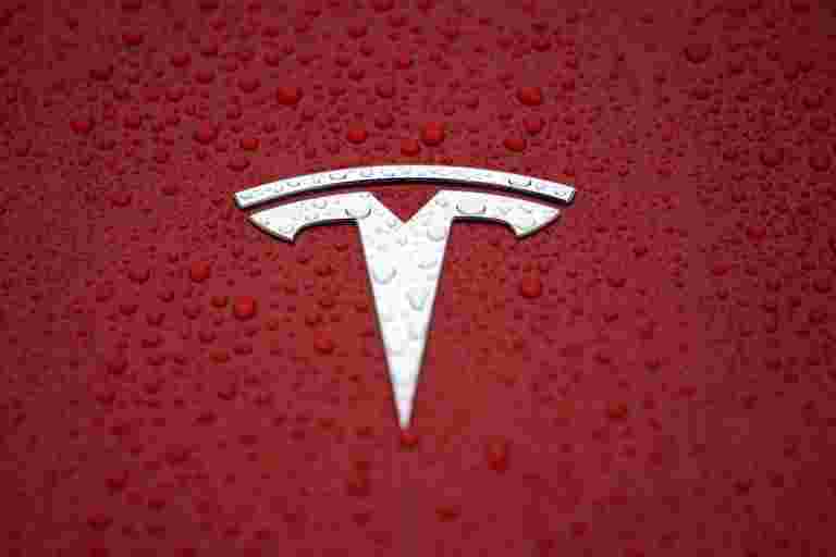 現金，需求涉及Sumerhow Tesla的SUV發布