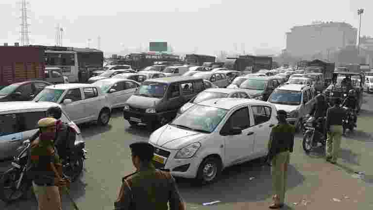 Nitin Gadkari桌子修改機動車票據：以下是主要亮點