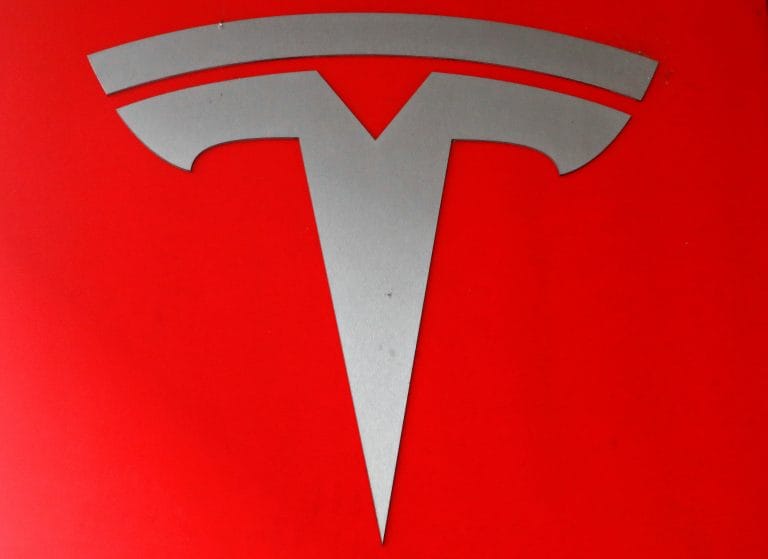 Tesla購買電池技術制造商Maxwell技術，以218 000美元