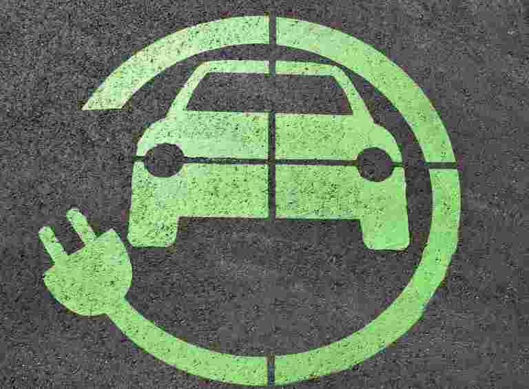 印度的電動汽車推動：這些是采用綠色路線的頂級汽車公司
