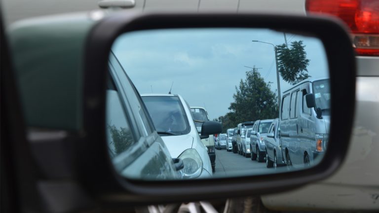 Edelweiss報告說,我們正在進行兩輪車和乘用車的放緩