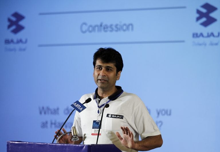 rajiv bajaj說，在節日喘息后，我們回到了放緩的車道上
