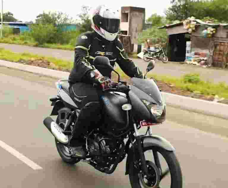 Bajaj汽車官員表示，十月銷售額預計比9月份更好