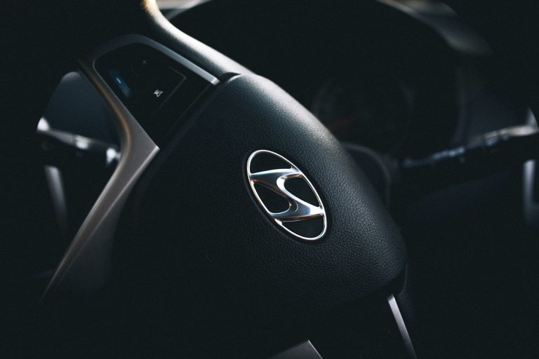 蘋果公司，現代設法電動汽車連接，報告