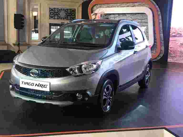 Tata Motors在新的Tiago裝飾中推動，自動變速器價格為5.99萬盧比