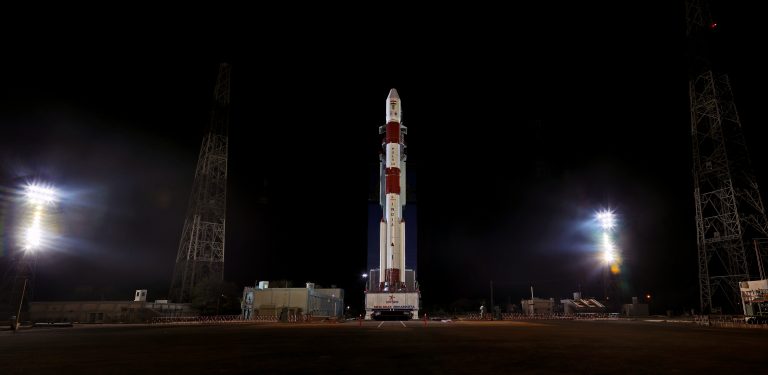 ISRO成功推出PSLV-C44攜帶軍事衛星微型微型r，學生的有效載荷kalamsat