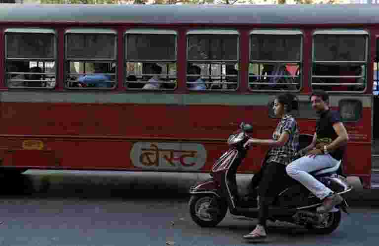 Kolkata的公交車通勤者現在可以在手機上購買門票