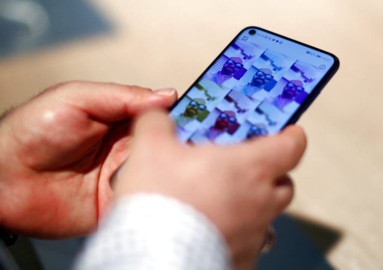 報告說，三星Galaxy S10，S10 Plus可能預先安裝了塑料屏幕護罩