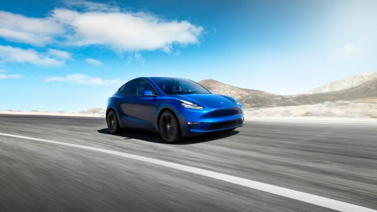 隨著電動汽車競賽加熱，特斯拉推出了模型Y.
