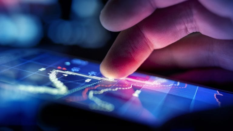 娘娘頭們在較弱的盧比上升了1％; Infosys，Wipro Lead