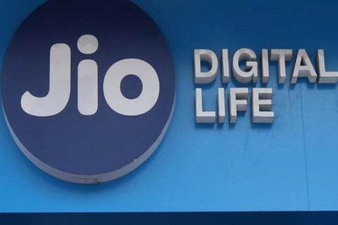 印度回家到世界第二大互聯網用戶群，感謝JIO：報告