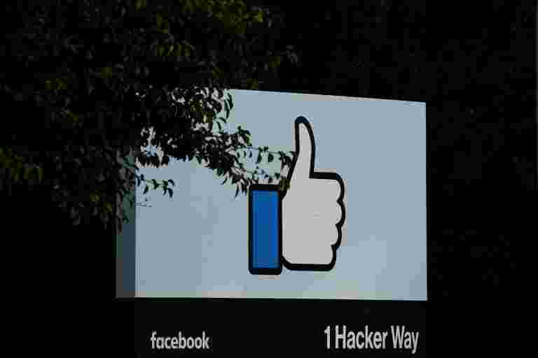 Facebook排名評論以使對話有意義