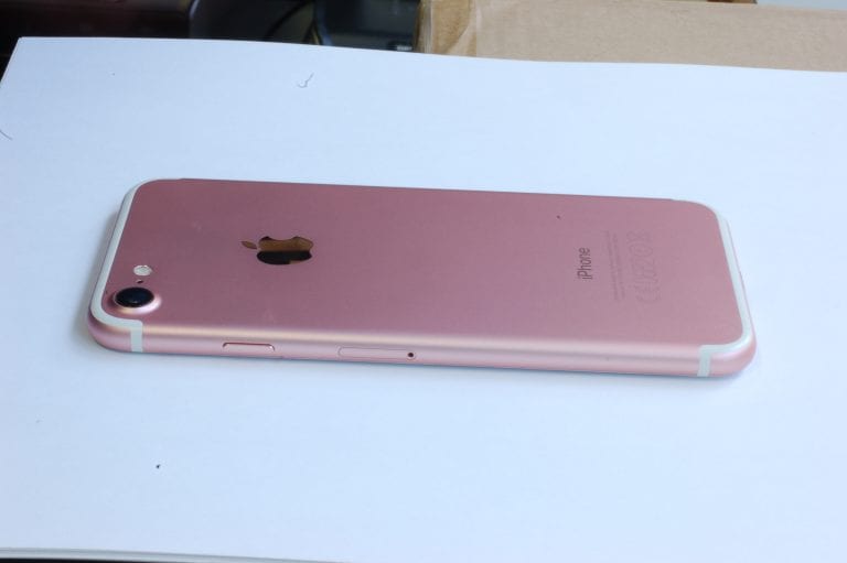 2020 iPhone可能會獲得以游戲為中心的顯示器