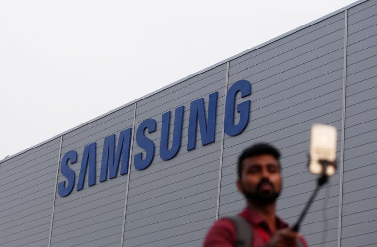 Samsung Galaxy Watch有效的2張圖片泄露在FCC上
