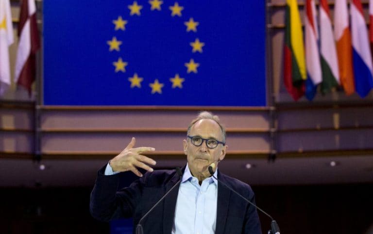 萬維網發明家Tim Berners-Lee有一個雄心勃勃的計劃來收回互聯網