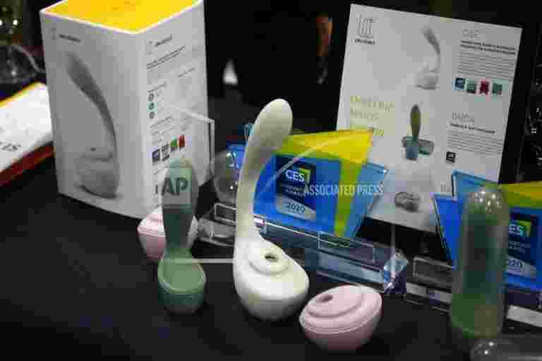 CES Gadget顯示：來自女性的性能 -  LED初創公司會在活動中彈出
