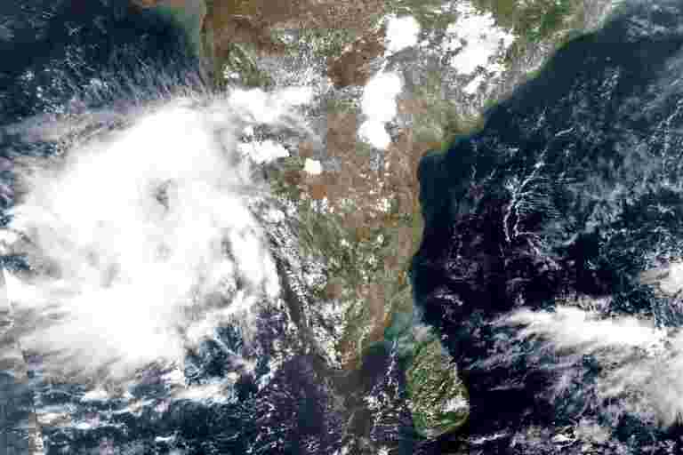 Cyclone Nisarga Live Tracker：什么是登陸，風暴在哪里達到？