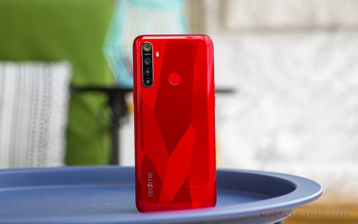 realme星期四推出v15智能手機