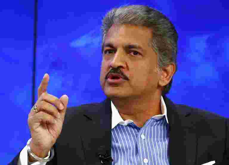 “懸掛在那里麝香”，TeSla首席執行官名單的新崇拜者推文Anand Mahindra