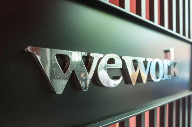 Source說，SoftBank在談話中談論Wework的大多數股份
