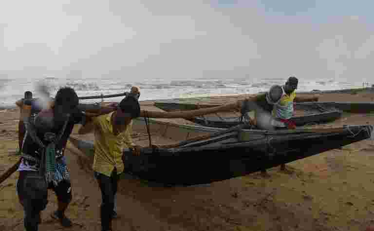 11月15日，Cyclone'Gaja'可能會在Pankan和Cuddalore之間穿越海岸