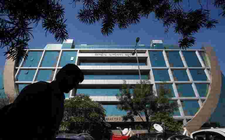 CBI Feud轉動Murkier;官員拖累部長名稱，頂級官員