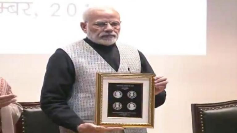 PM Modi在atal bihari vajpayee的內存中發布新的100盧比硬幣