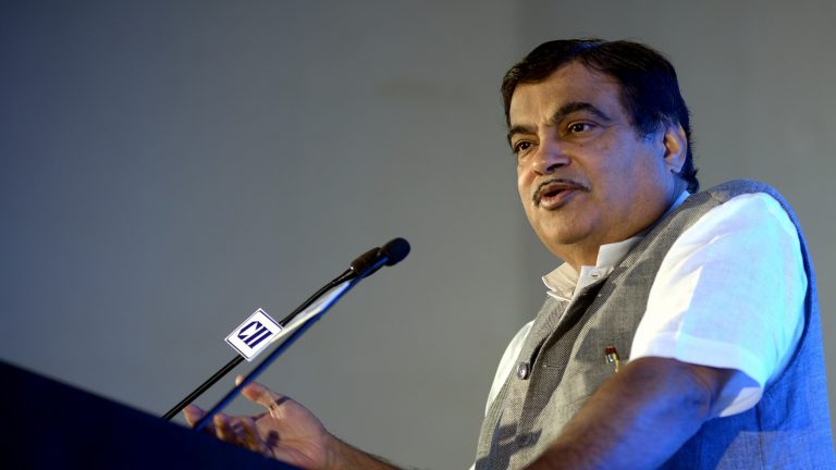 Nitin Gadkari說，如果委員會和MLA沒有做得不好，黨酋長負責