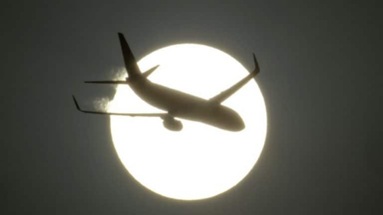 2017  -  2018年客運量與上一年相比增長了20％：航空部