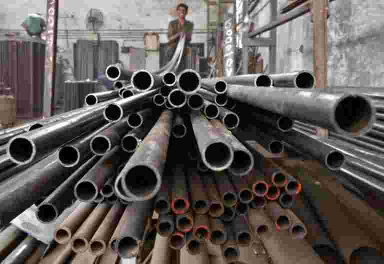 Essar Steel表示，其股東優越于arcelormittal的42k Crore建議持續54,389億盧比