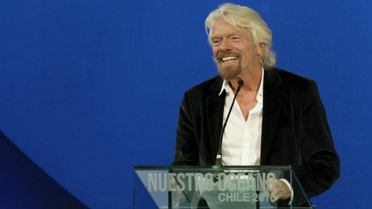億萬富翁理查德布蘭森對“非凡”伊龍麝香的建議：不要燃燒自己