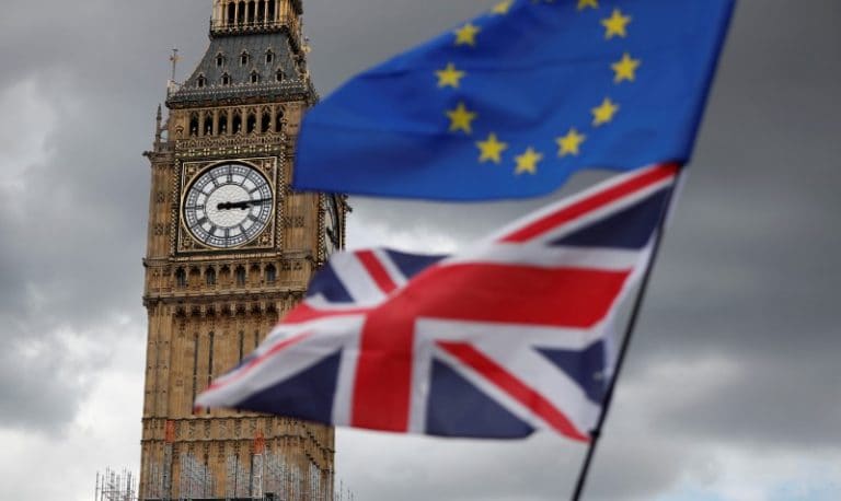 華爾街劃分Brexit：高盛看到一筆交易，JP摩根看到了延誤