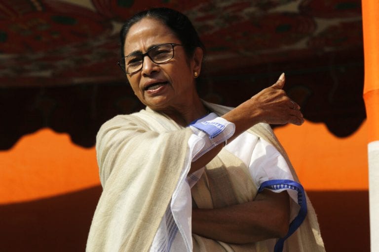 CBI-Kolkata警察面臨著：5頂警察面對政府行動