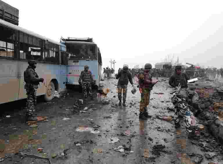 距離Pulwama的CRPF車隊爆炸10公里：當地人