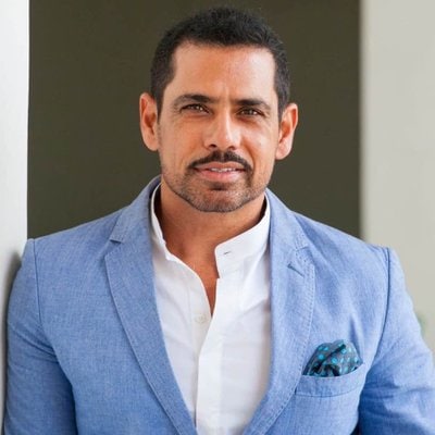 洗錢案：Delhi Court Grants insim保釋向羅伯特·瓦達（Robert Vadra）指示他加入探針