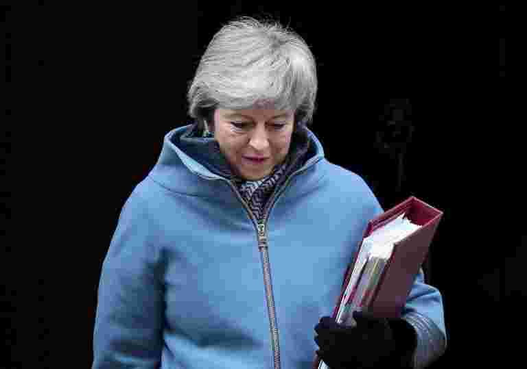 英國PM Theresa可以投票反對無交易Brexit