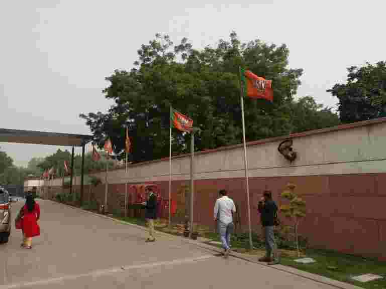 BJP說，發射福利計劃的時間不應該質疑