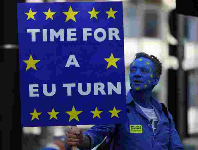 英國議會批準Brexit法律強迫下午Theresa可以咨詢延遲