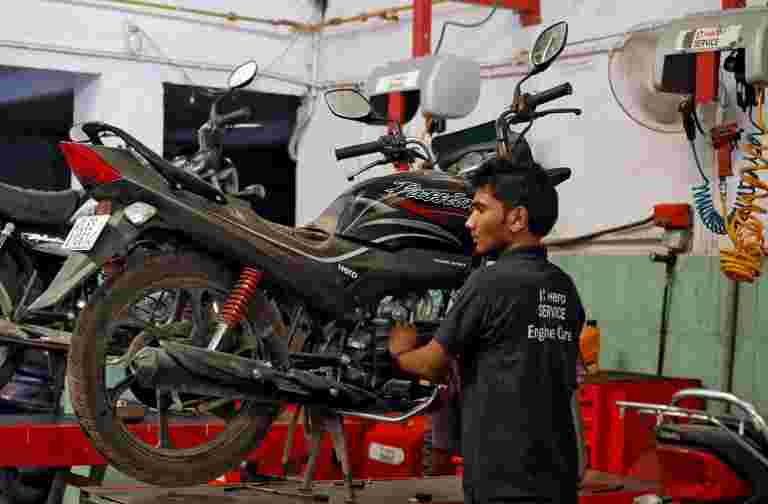 Hero Motocorp Bastes為GST率切斯特隊在安理會舉行的時鐘滴答
