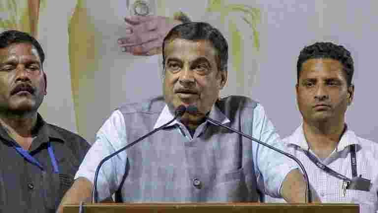 Gadkari說，總裁旨在進一步修改分類“中等”企業的標準，稱為MSME定義。