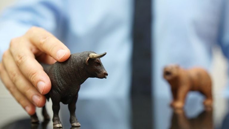 想要在這些下降的市場中重新加入你的投資組合嗎？這就是為什么交易較少更適合您的財務狀況