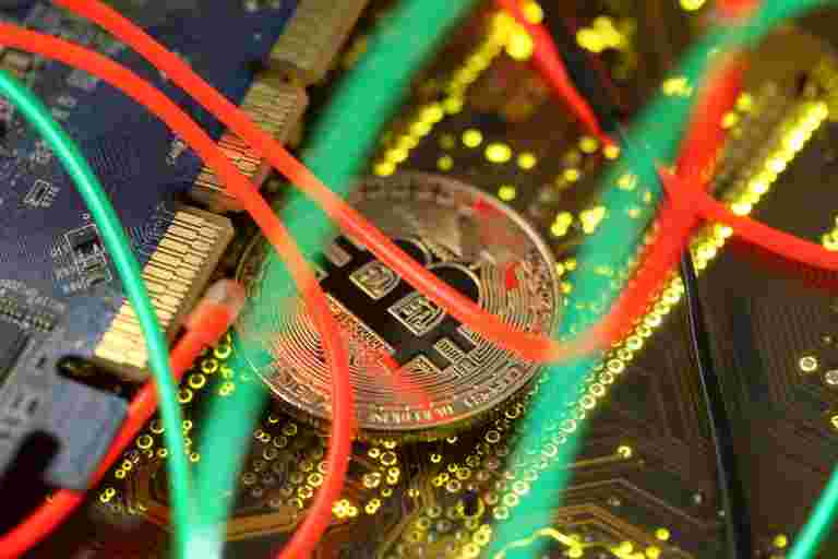 Bitcoin價格隨著美國參議員燒烤在加密貨幣計劃上燒烤