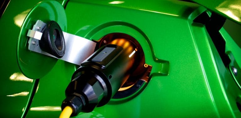 2019年經濟調查：強調電動汽車，框架政策，以減少總體擁有成本