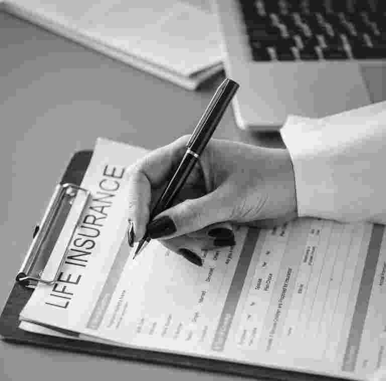 與ICICI PRU相比，HDFC Life具有平衡的PAR，非PAR和單位鏈接產品組合，SBICAP SEC說